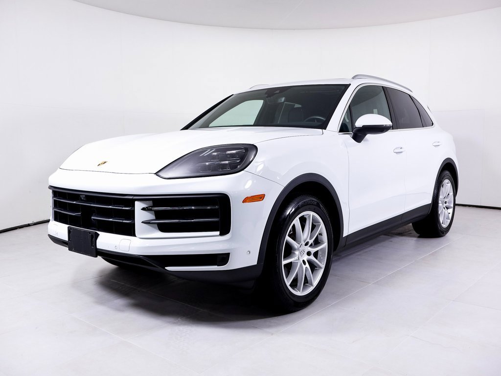 Used 2024 Porsche Cayenne image 1