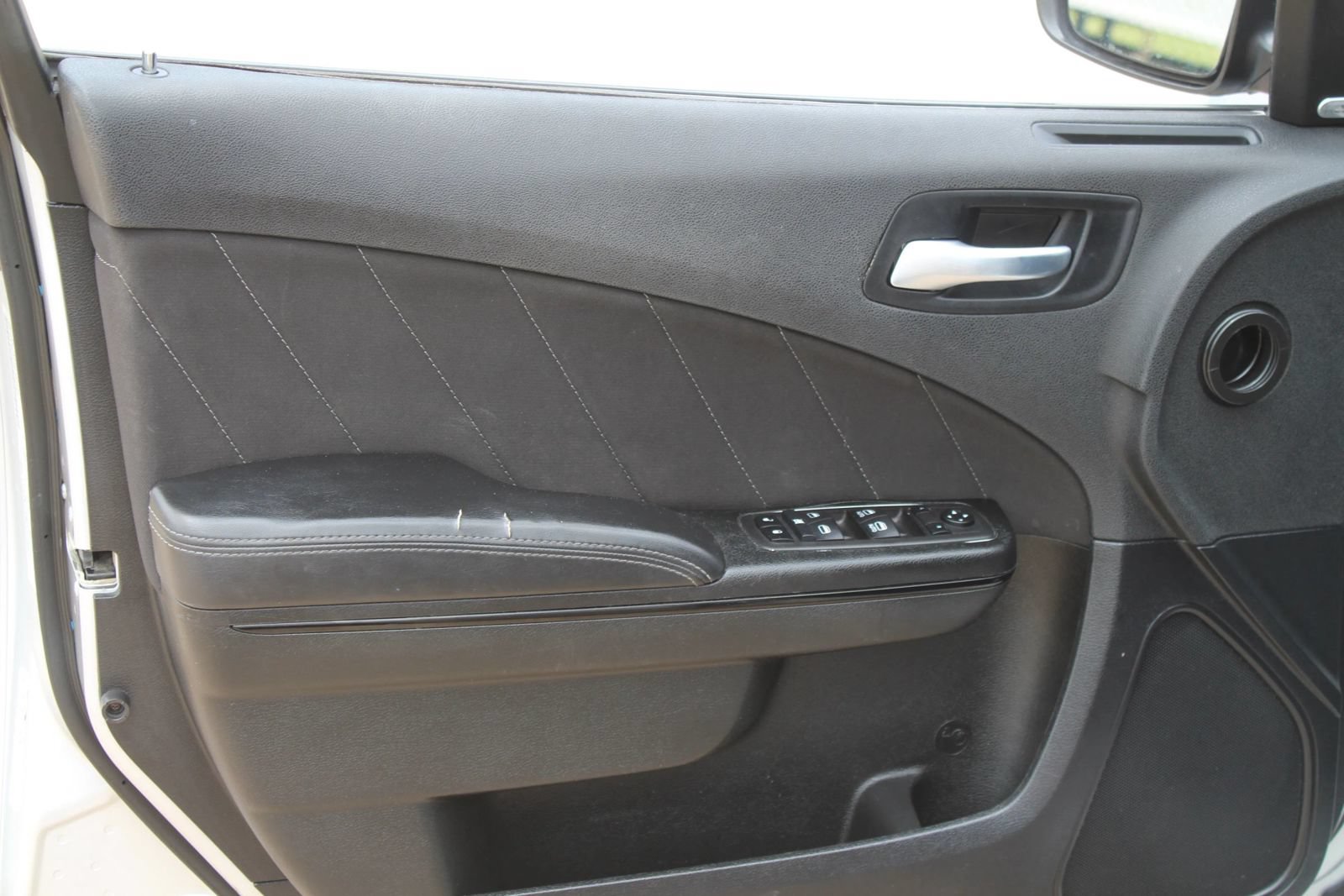 Used 2023 Dodge Charger SXT w/ Blacktop Package RWD image 15