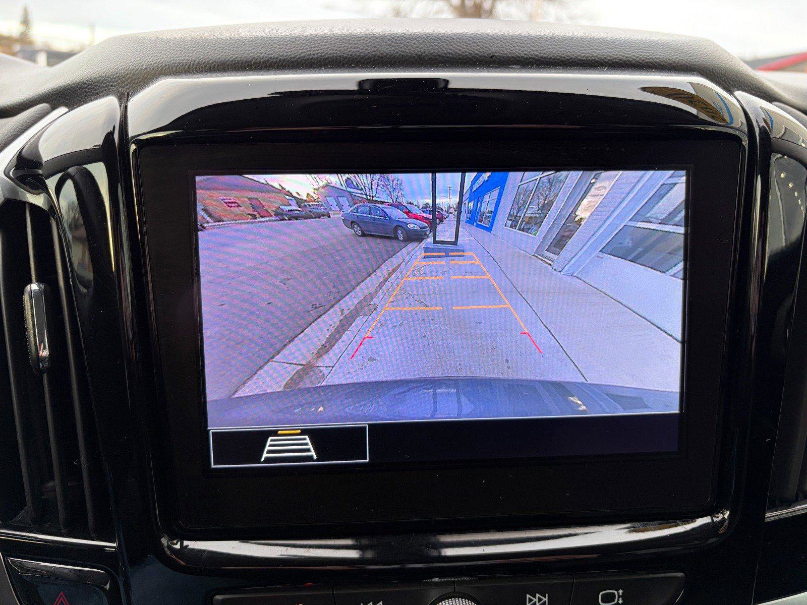 Used 2020 Chevrolet Traverse LT image 14