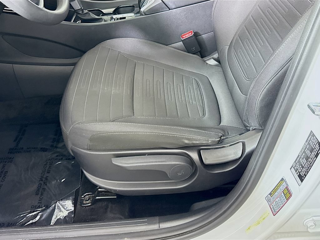 Certified 2022 Hyundai Santa Cruz SE w/ Cargo Package FWD image 23