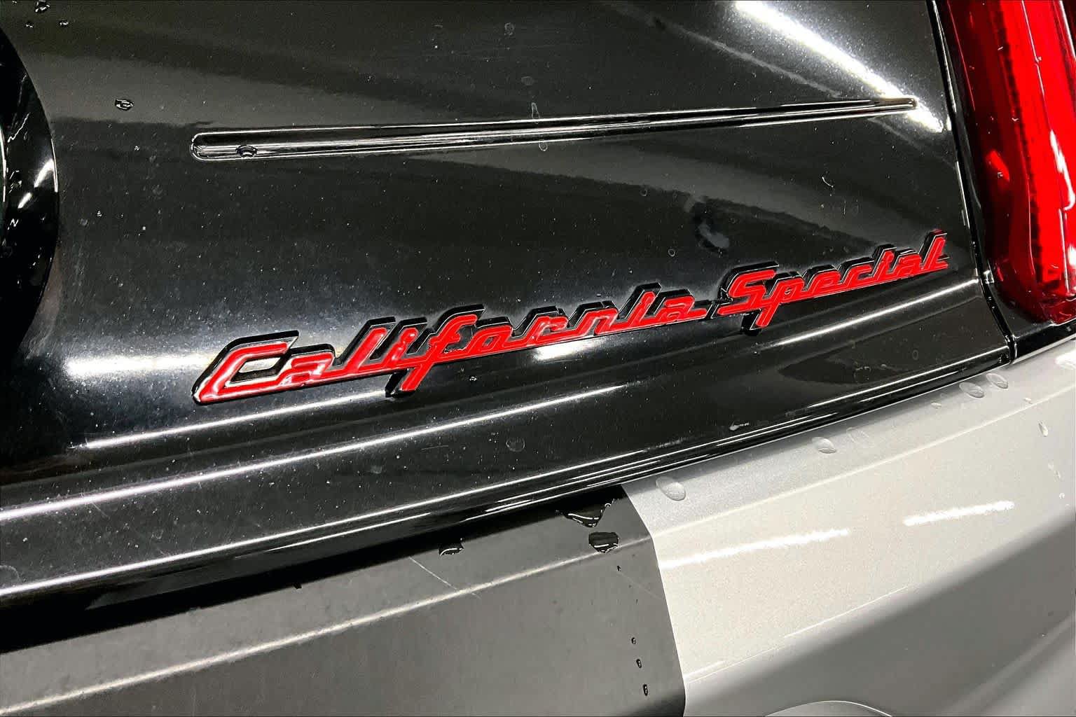 Used 2019 Ford Mustang GT Premium w/ Equipment Group 401A RWD image 9