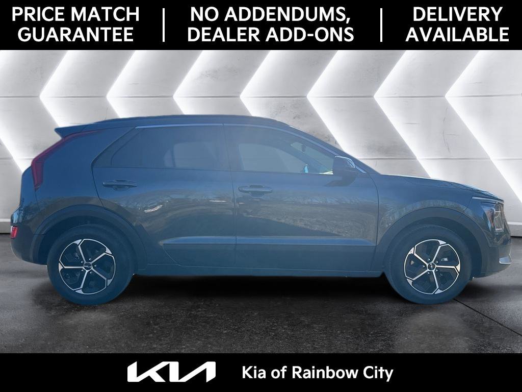 Used 2025 Kia Niro LX image 10