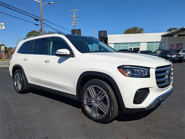 Used 2024 Mercedes-Benz GLS 450 4MATIC image 3