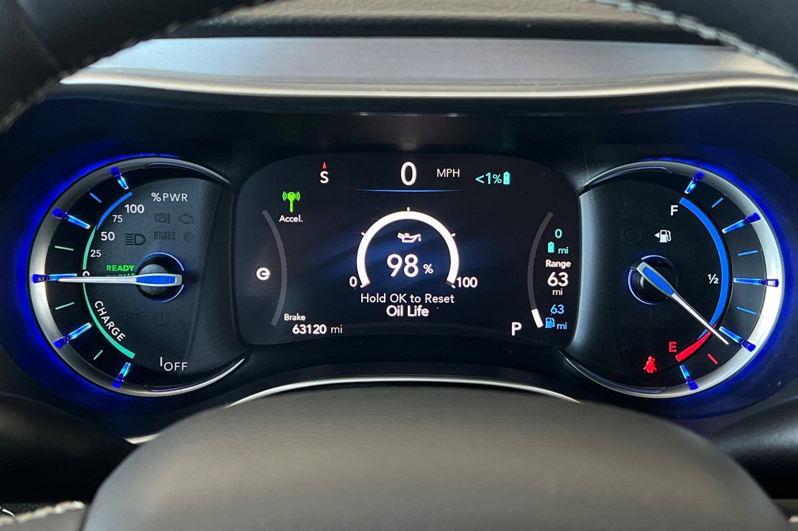 Used 2022 Chrysler Pacifica Limited w/ Uconnect Theater Family Group FWD image 37