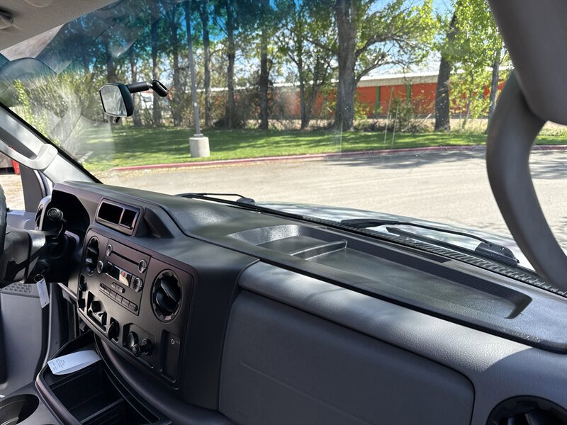 Used 2011 Ford E-350 and Econoline 350 XLT RWD image 24