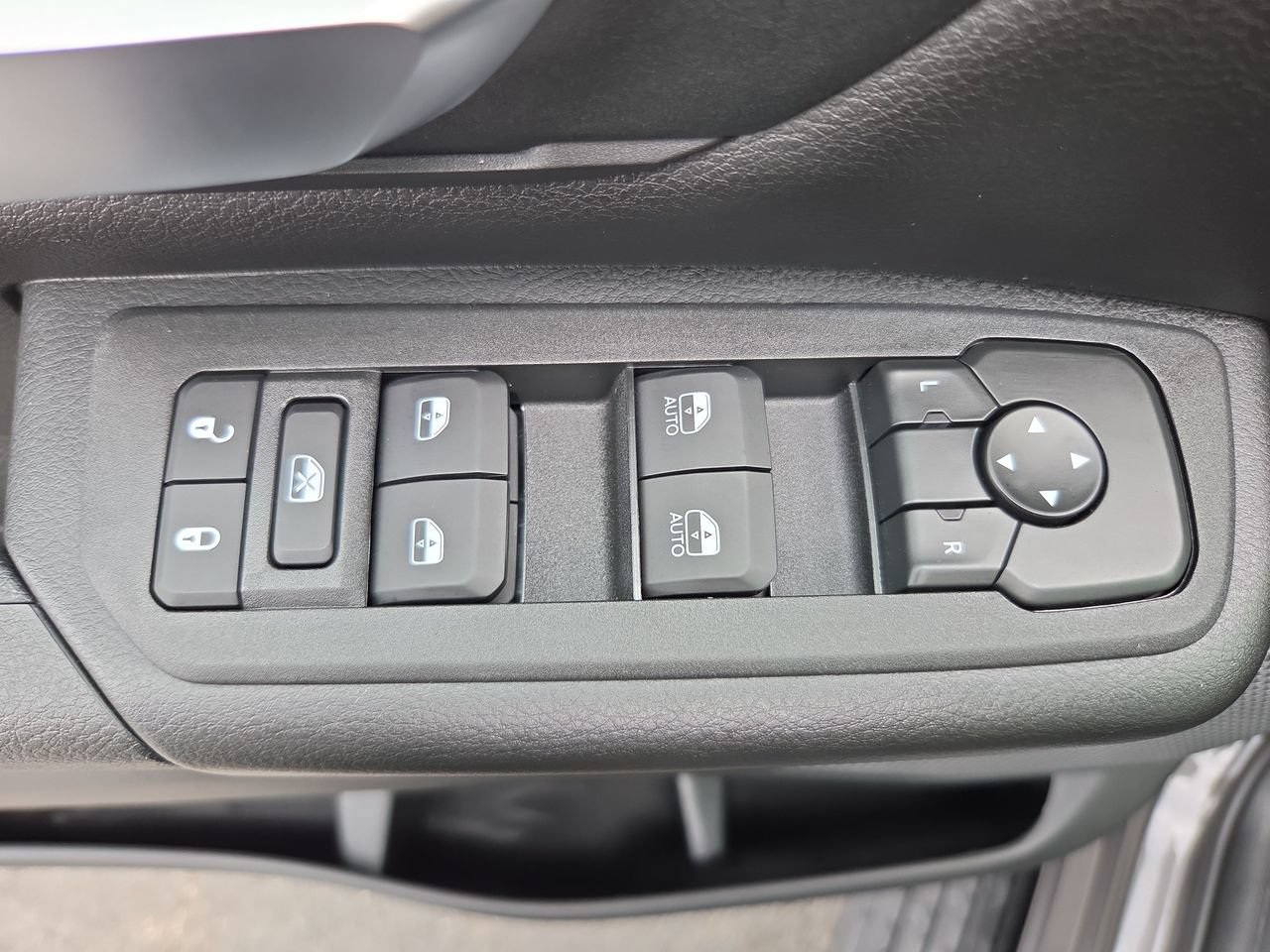 New 2026 RAM 1500 Express AWD/4WD image 20