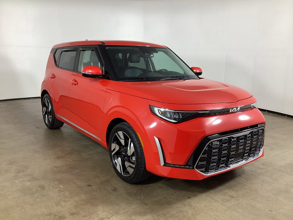Used 2024 Kia Soul GT-Line w/ GT-Line Technology Package FWD image 3