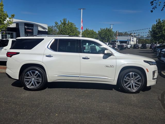 Used 2023 Chevrolet Traverse High Country AWD/4WD image 3