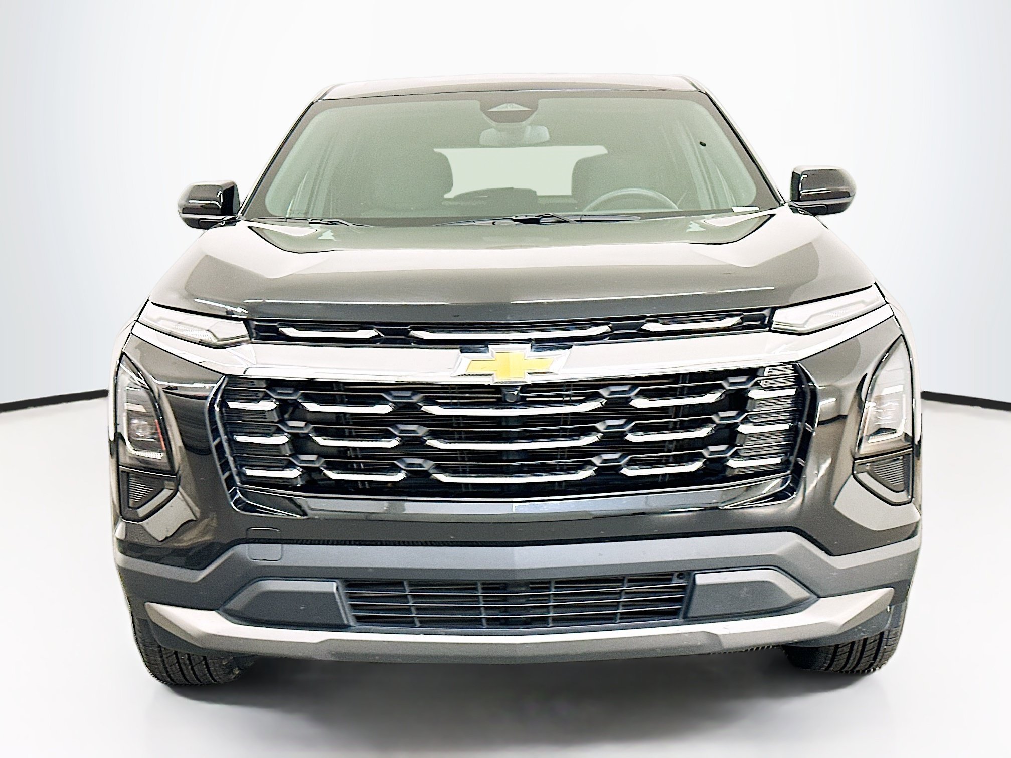 Used 2025 Chevrolet Equinox LT AWD/4WD image 2