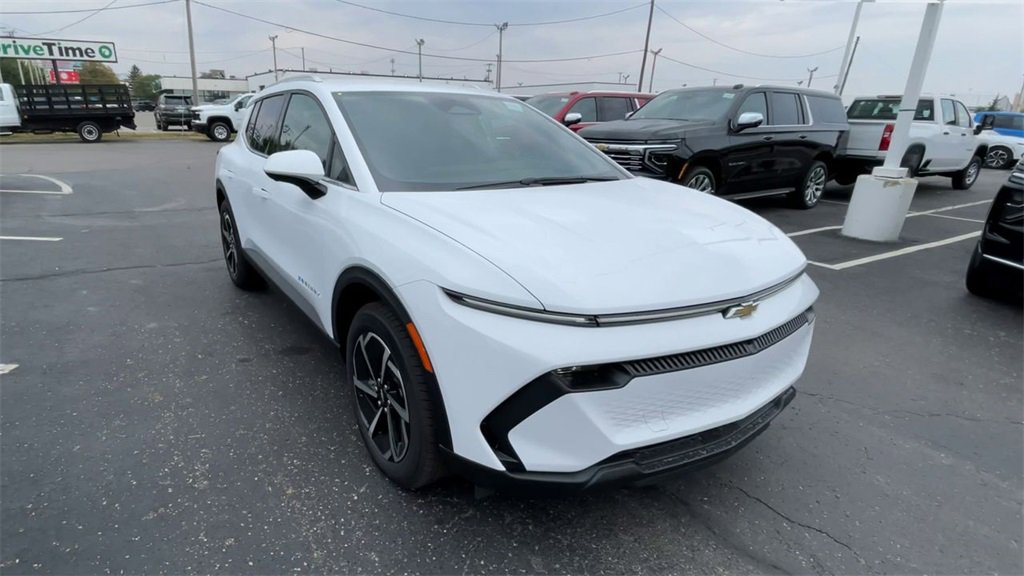 New 2026 Chevrolet Equinox EV LT image 4