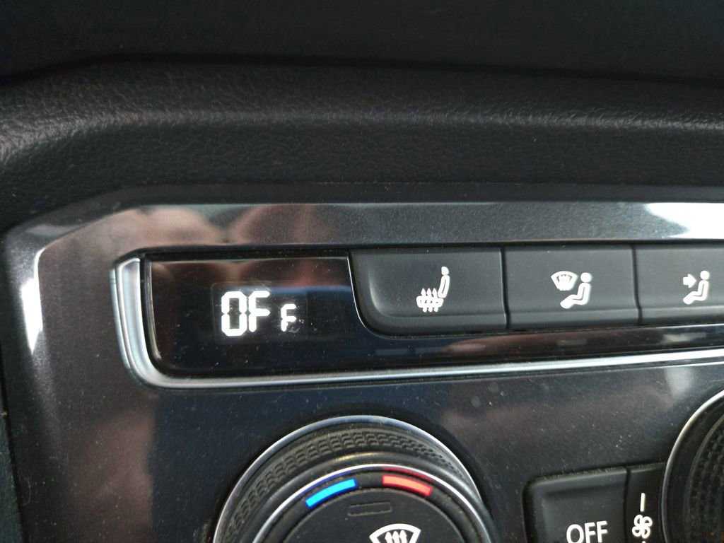 Used 2021 Volkswagen Tiguan SE R-Line image 22