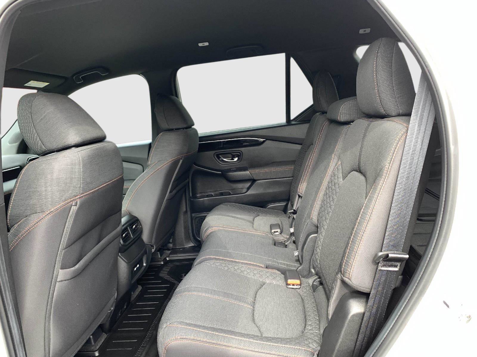 Used 2023 Honda Pilot Sport image 38