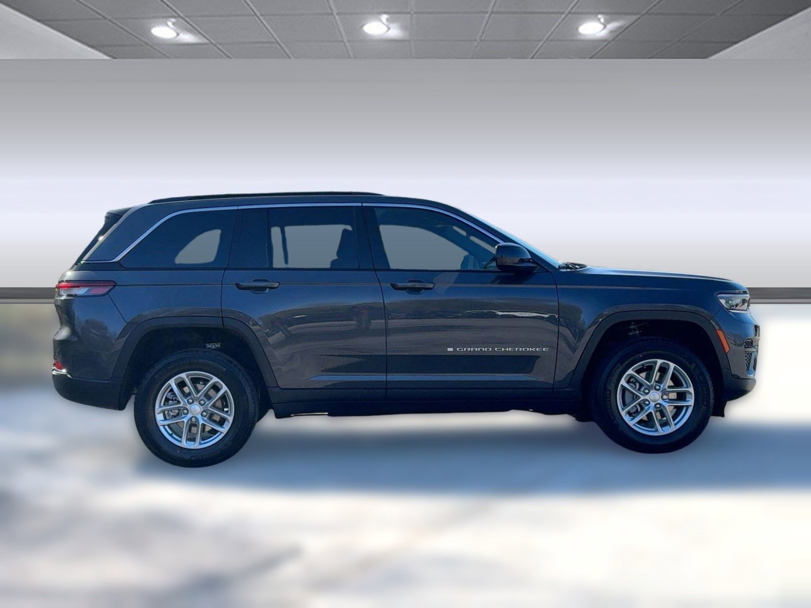 New 2025 Jeep Grand Cherokee Laredo X image 7