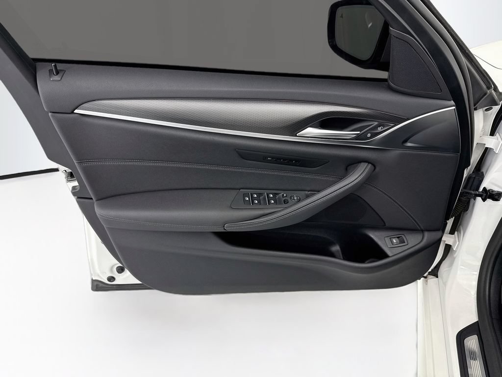 Used 2022 BMW 530i w/ M Sport Package RWD image 23