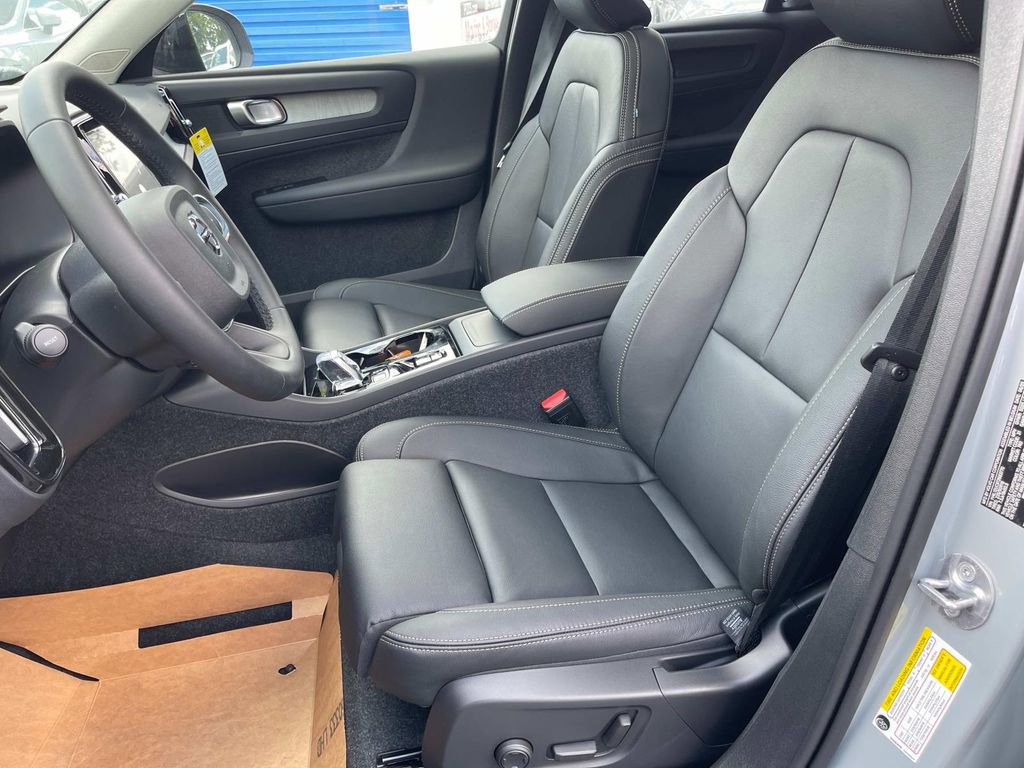 New 2026 Volvo XC40 B5 Plus w/ Protection Package Premier image 19