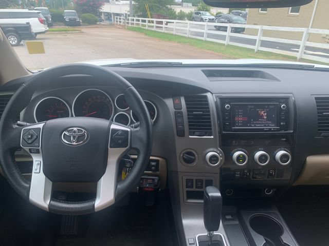 Used 2015 Toyota Sequoia SR5 w/ Premium Package AWD/4WD image 17