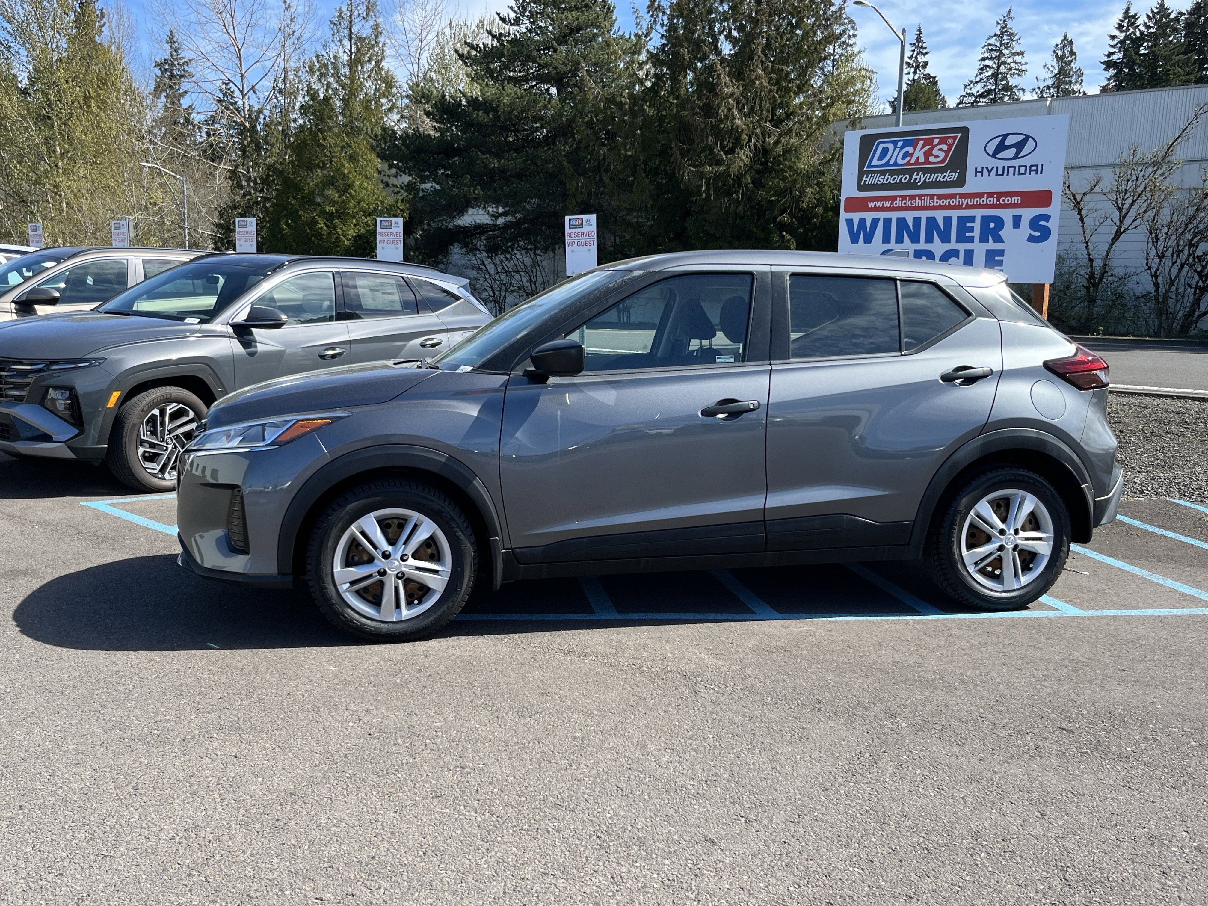 Used 2022 Nissan Kicks S image 2