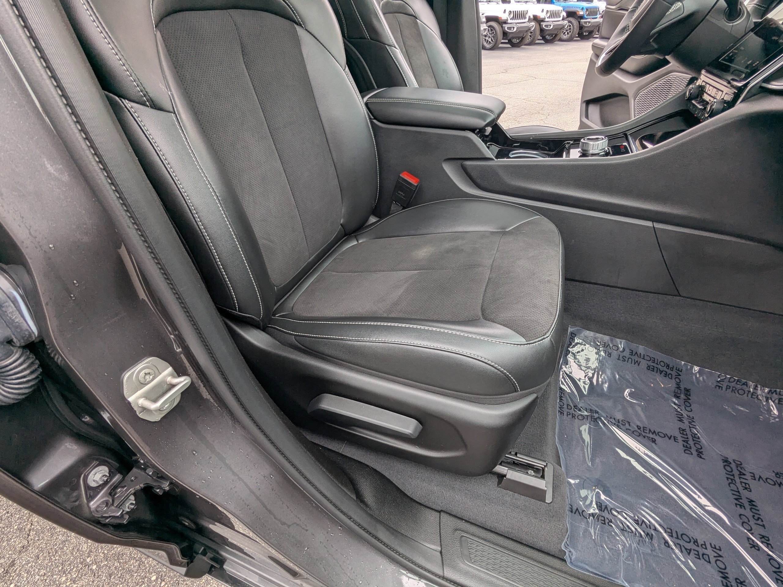 Certified 2023 Jeep Grand Cherokee Altitude image 14