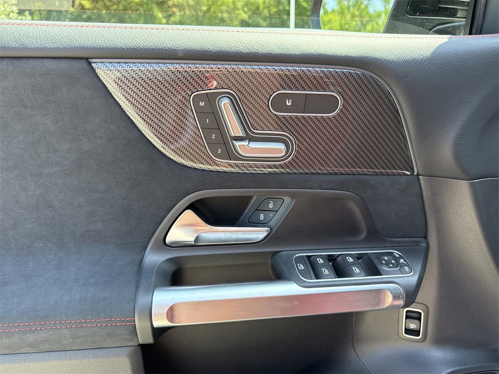 New 2026 Mercedes-Benz GLB 250 4MATIC image 23