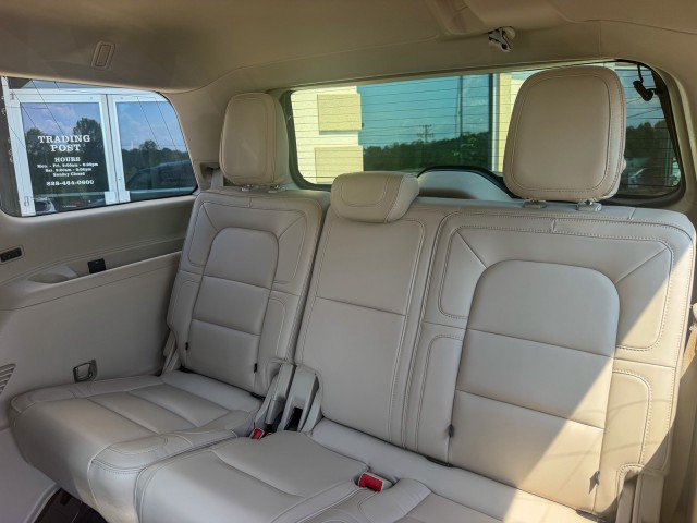 Used 2019 Lincoln Navigator Reserve AWD/4WD image 7