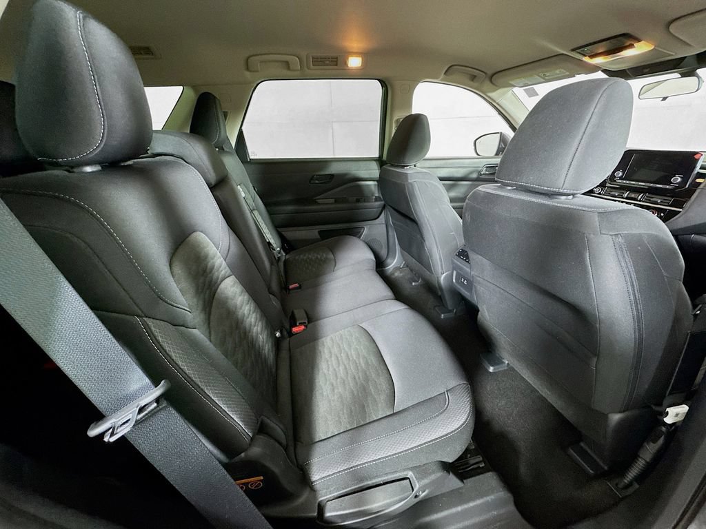 Used 2024 Nissan Pathfinder SV FWD image 27