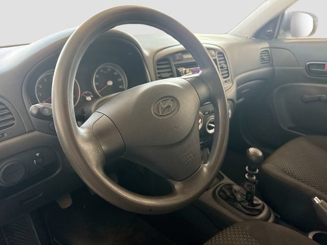 Used 2011 Hyundai Accent GL FWD image 10