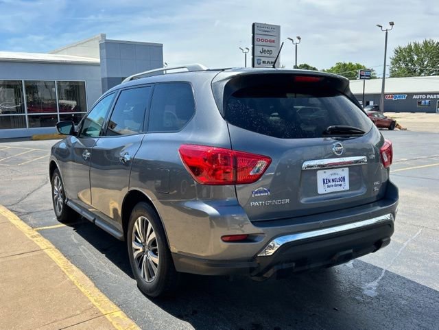 Used 2017 Nissan Pathfinder SL AWD/4WD image 7