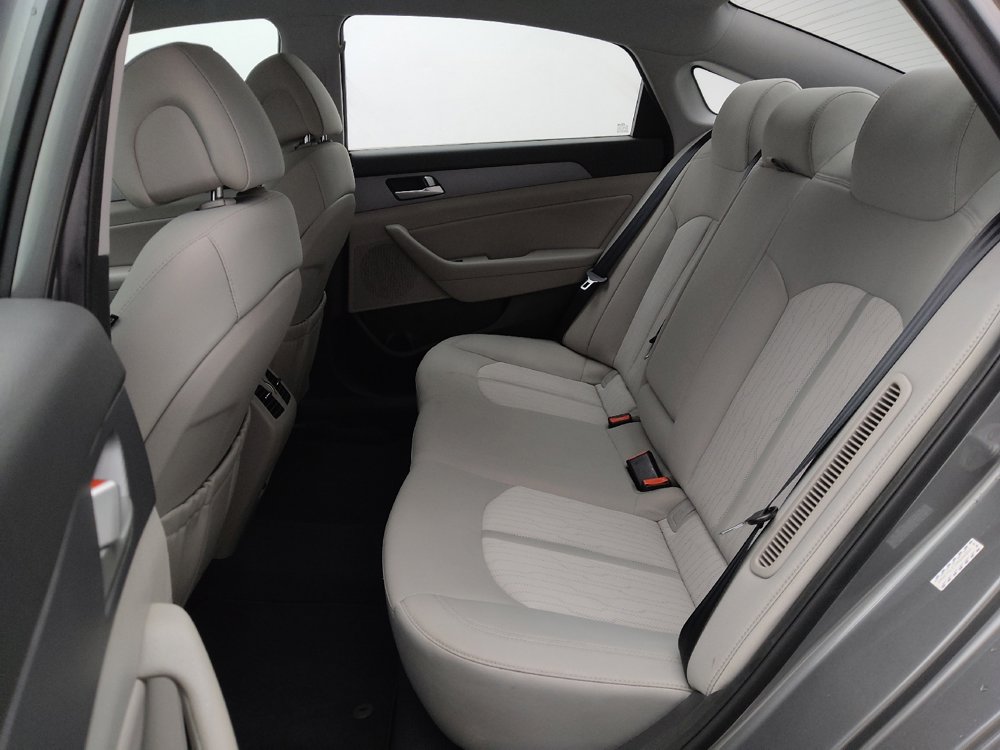 Used 2017 Hyundai Sonata Plug-in Hybrid image 18