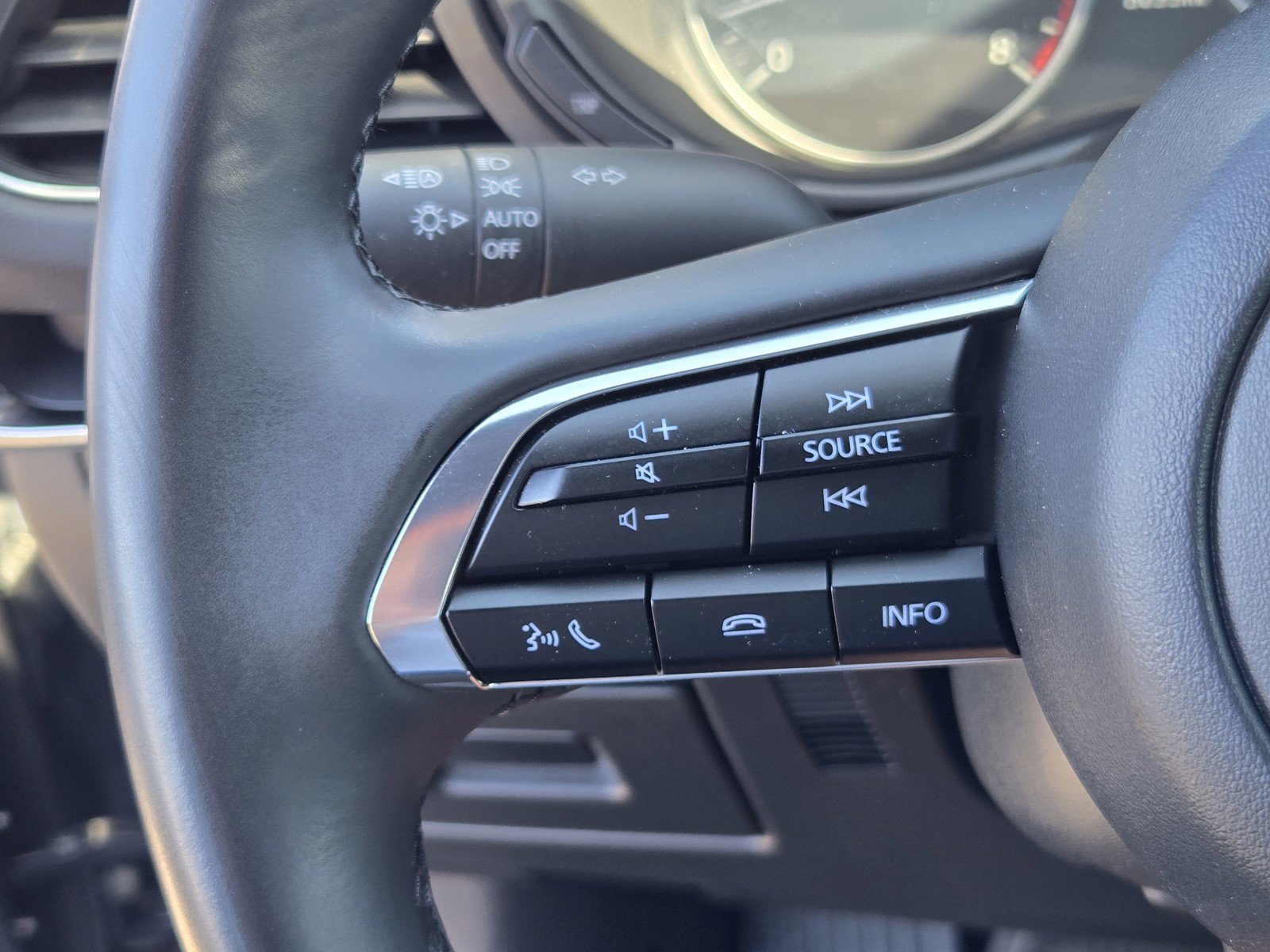 Used 2024 MAZDA MAZDA3 s FWD image 24