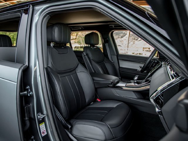 New 2025 Land Rover Range Rover Sport Dynamic SE AWD/4WD image 26