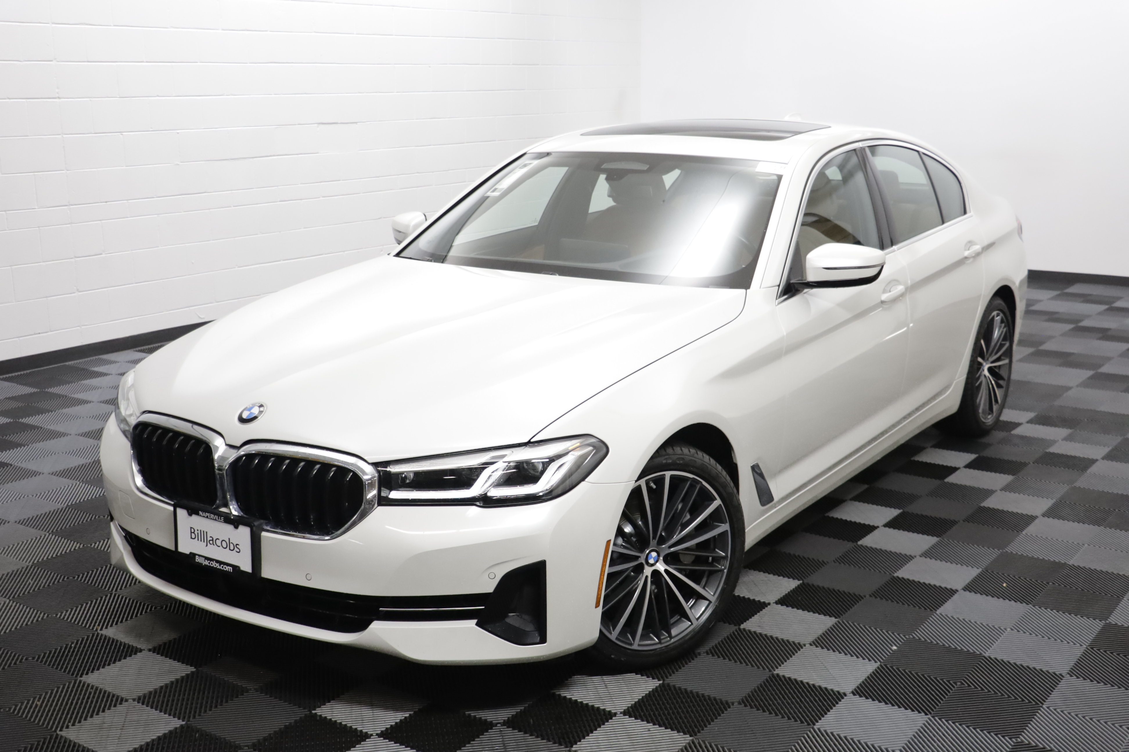 Used 2023 BMW 530i xDrive w/ Premium Package AWD/4WD image 2
