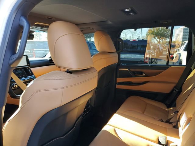 Used 2025 Lexus LX 600 4WD w/ Luxury Package image 8