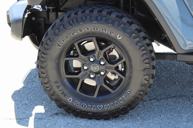 Used 2024 Jeep Gladiator Sport image 8