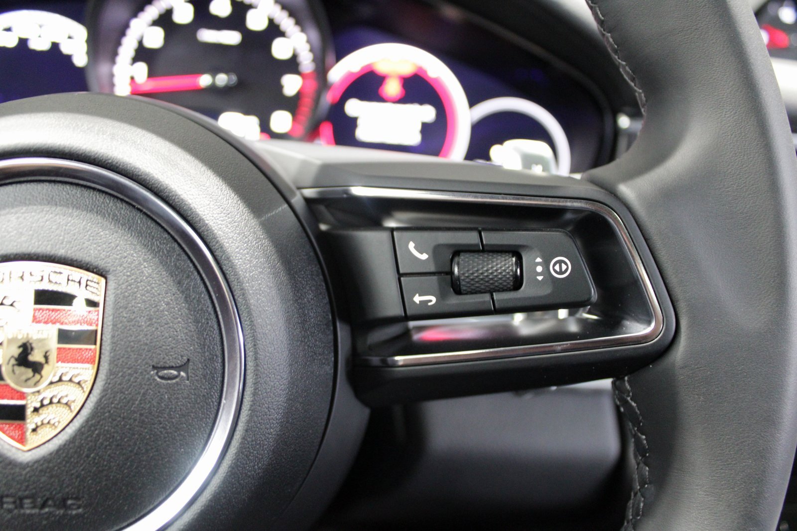 Certified 2023 Porsche Panamera 4 Platinum Edition w/ Assistance Package image 30