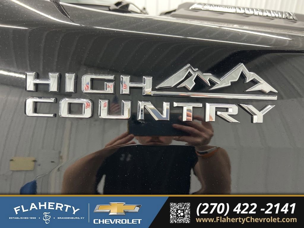 Used 2024 Chevrolet Silverado 2500 High Country w/ Technology Package AWD/4WD image 16