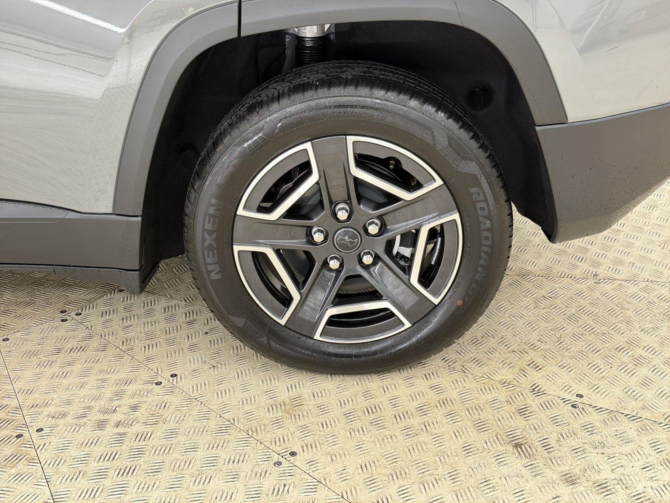 Used 2026 Jeep Cherokee Limited AWD/4WD image 11