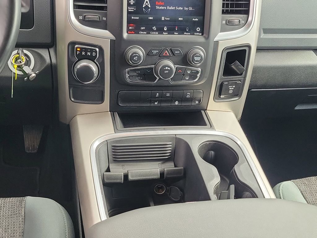 Used 2020 RAM 1500 Classic SLT w/ Luxury Group image 21