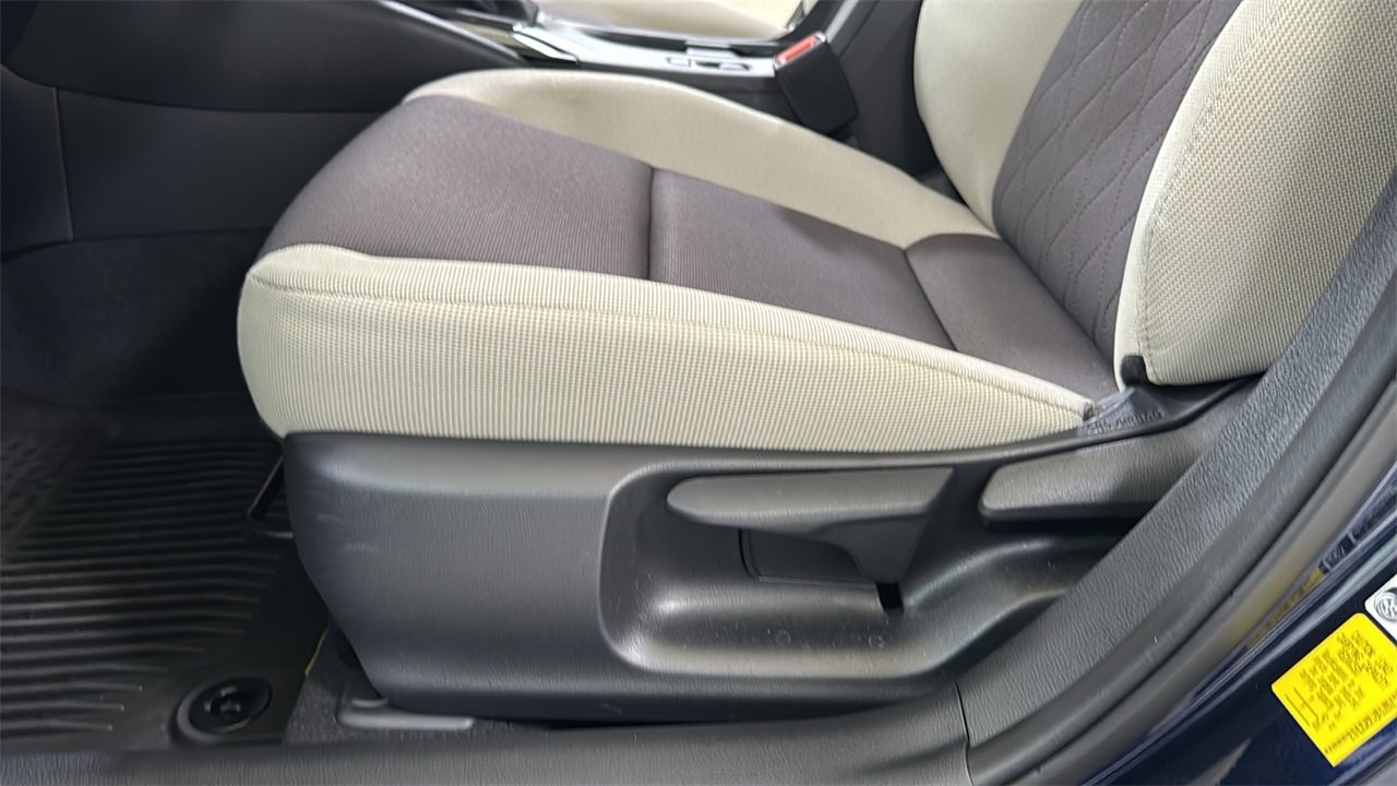 Certified 2025 Toyota Corolla LE image 14