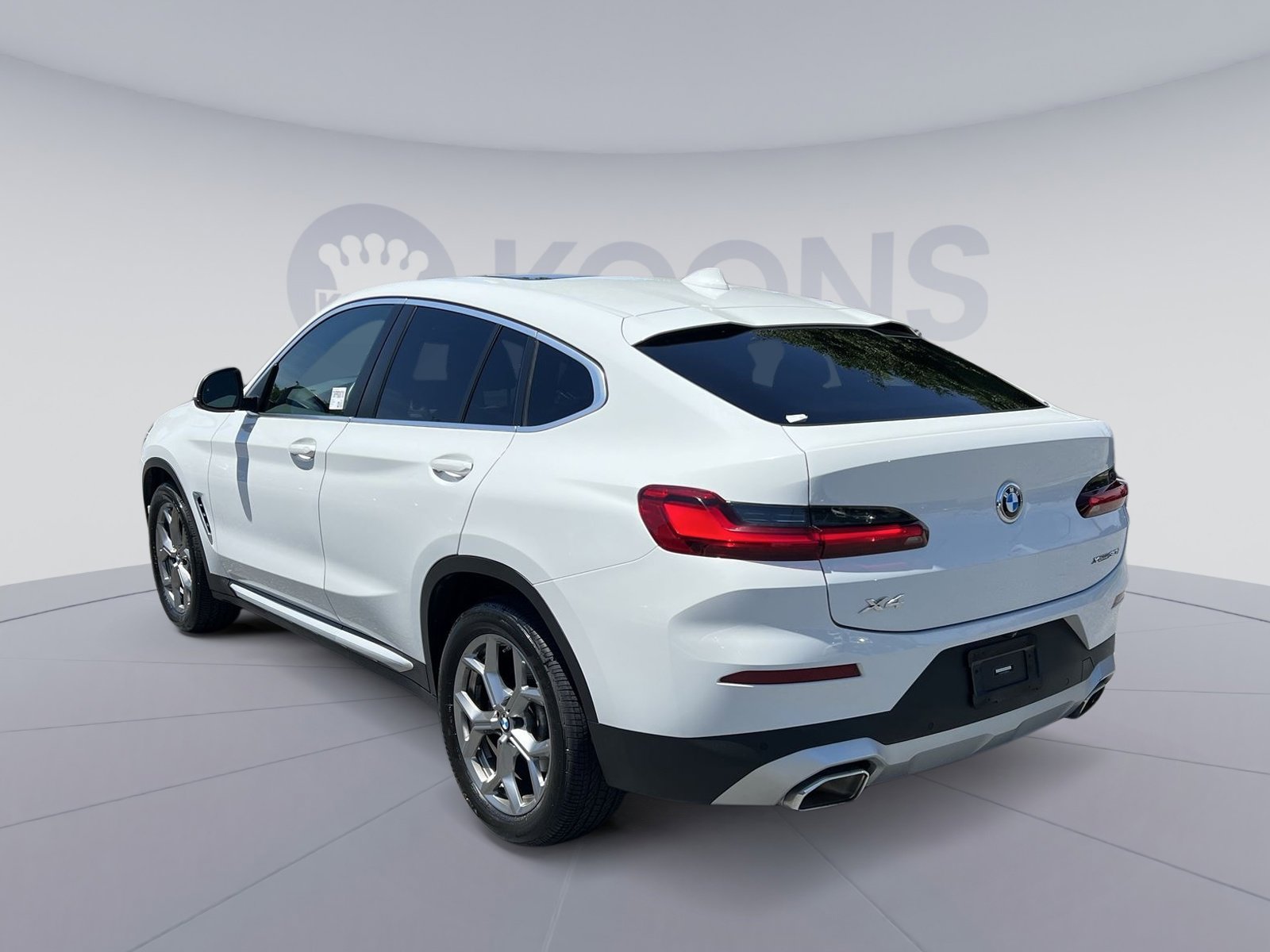 Used 2023 BMW X4 xDrive30i w/ Premium Package AWD/4WD image 4