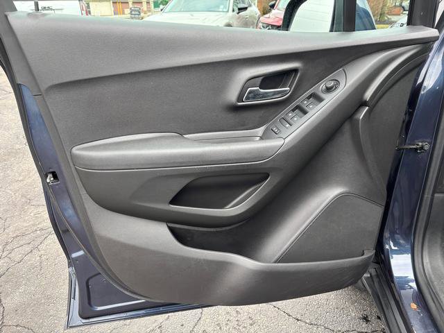 Used 2018 Chevrolet Trax LS w/ LPO, Protection Package image 10