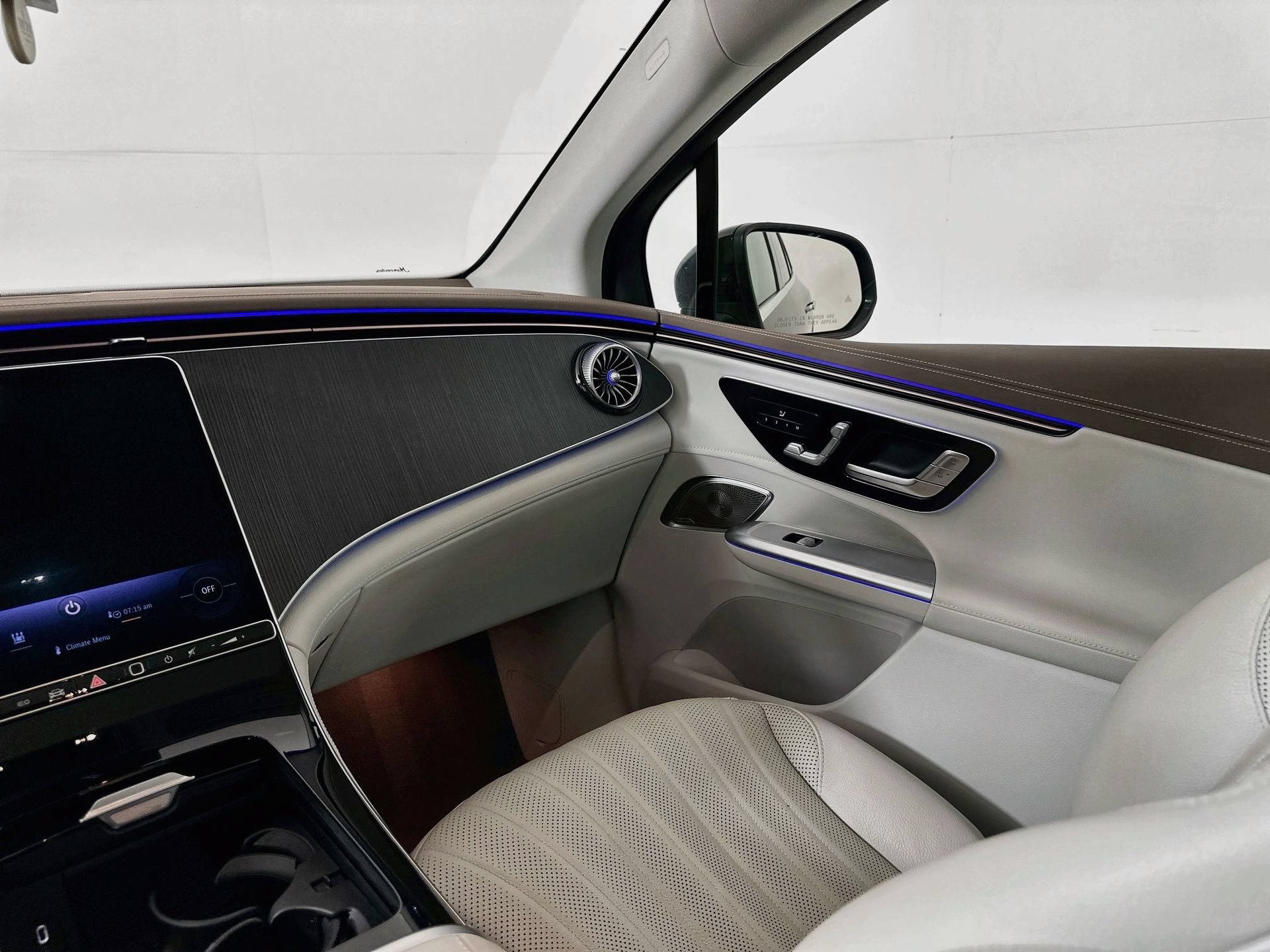 Certified 2023 Mercedes-Benz EQE 500 4MATIC SUV image 26