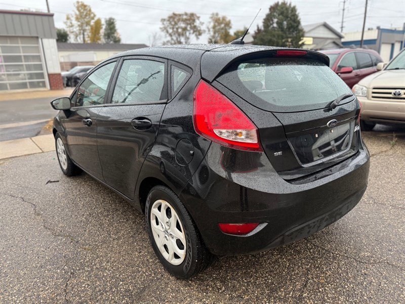 Used 2013 Ford Fiesta SE image 6