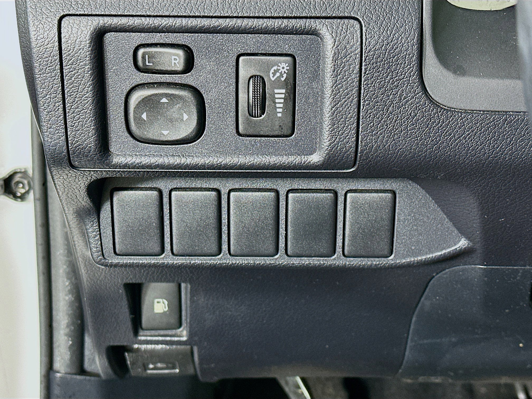 Used 2011 Lexus CT 200h image 17