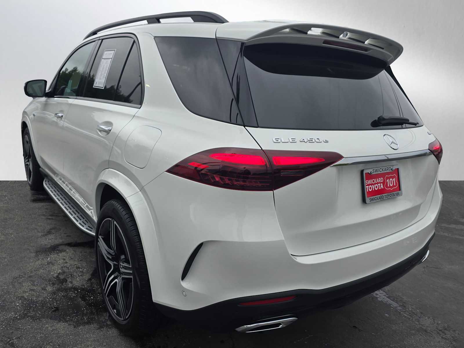 Used 2025 Mercedes-Benz GLE 450e 4MATIC image 5