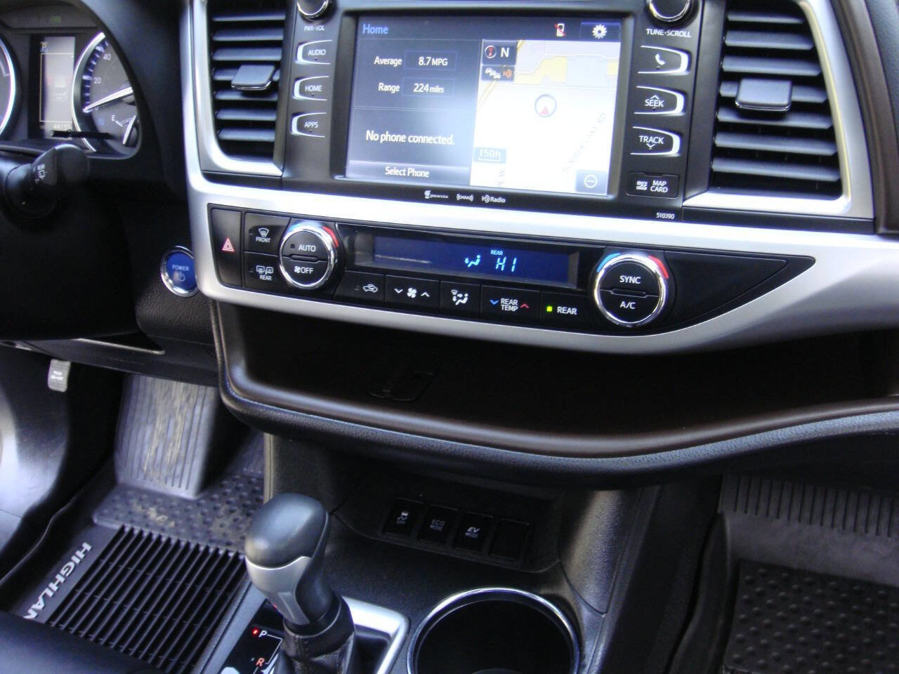 Used 2019 Toyota Highlander XLE AWD/4WD image 18