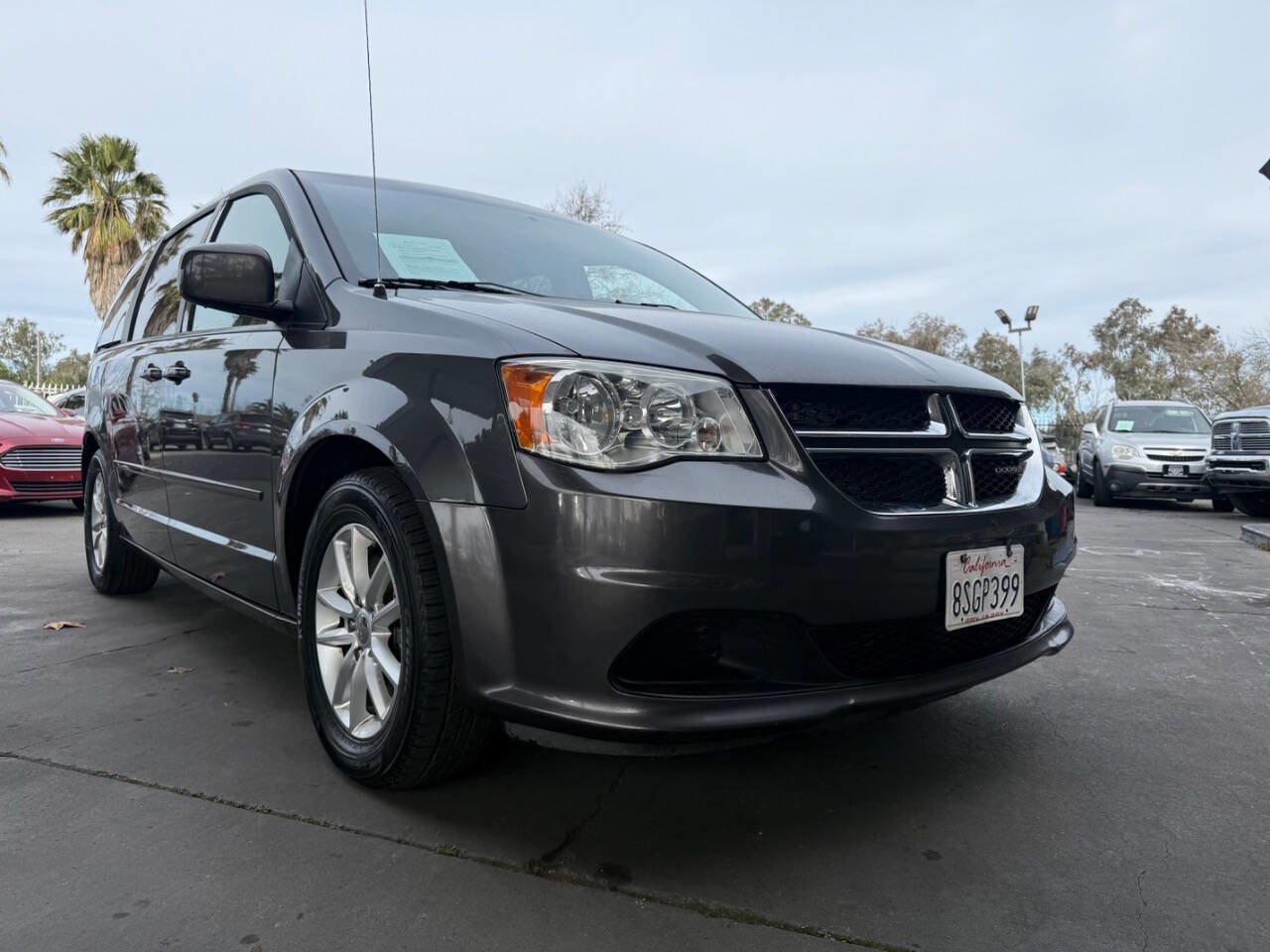 Used 2016 Dodge Grand Caravan SXT image 21