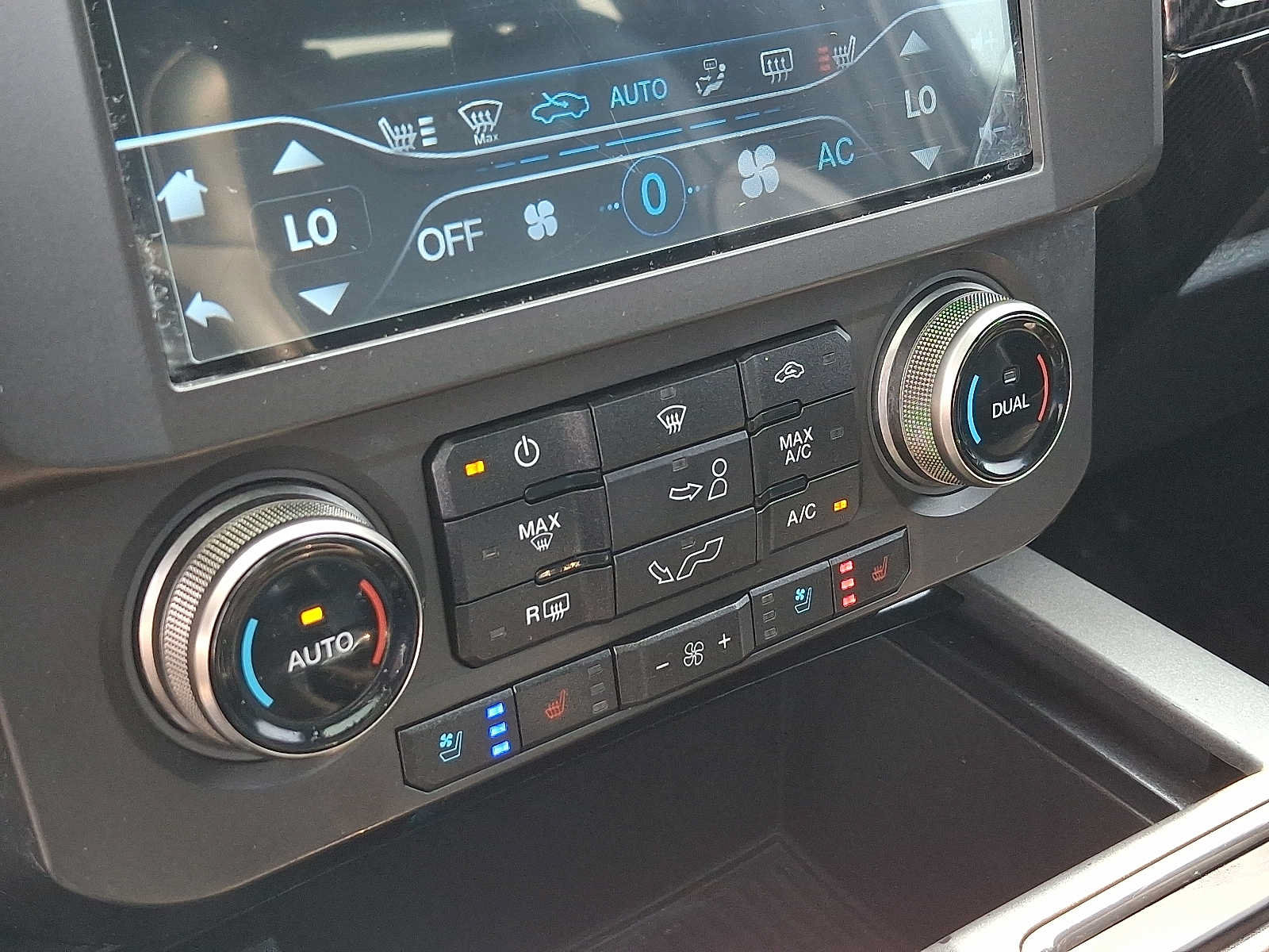 Used 2018 Ford F150 Raptor w/ Equipment Group 802A Luxury AWD/4WD image 17