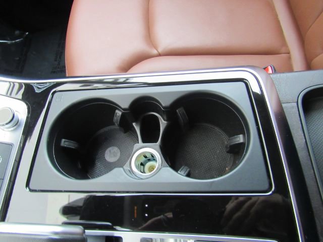 Used 2022 Audi Q8 Premium image 51