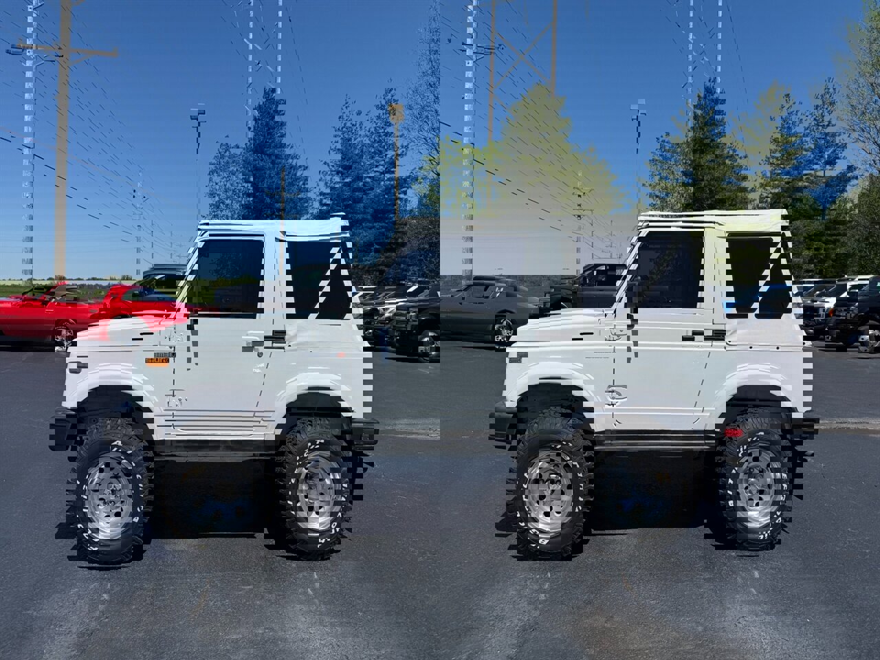 Used 1988 Suzuki Samurai 4WD Soft Top image 2