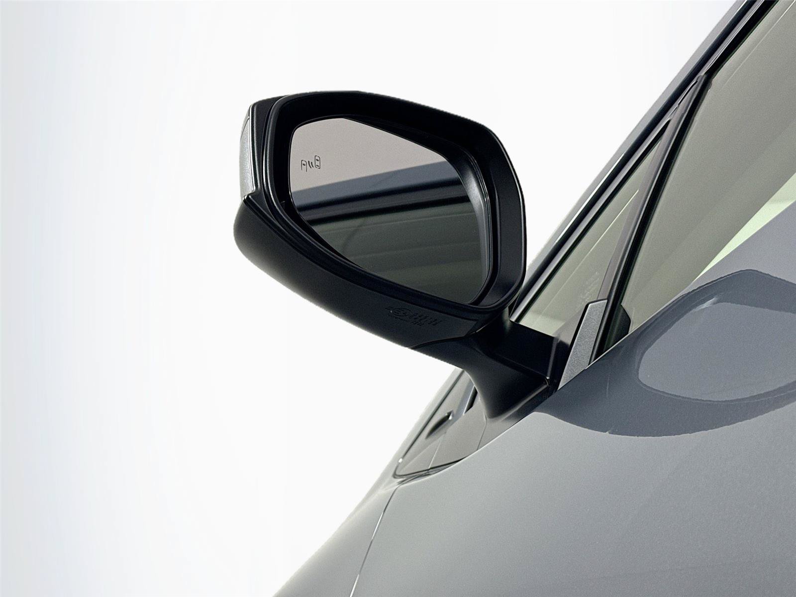 Certified 2025 Toyota Prius XLE FWD image 5